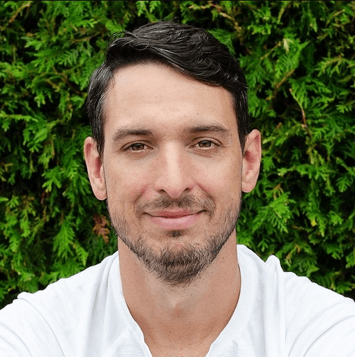 Ian Bussieres